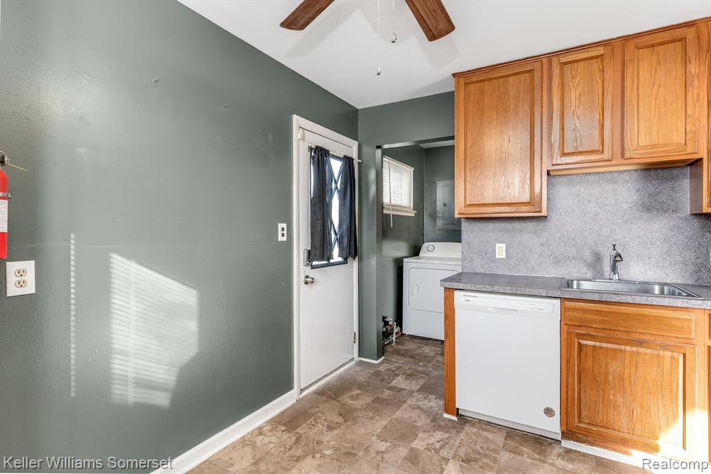 788 CLEOPHUS Parkway, Lincoln Park, MI 48146 — Photo 22