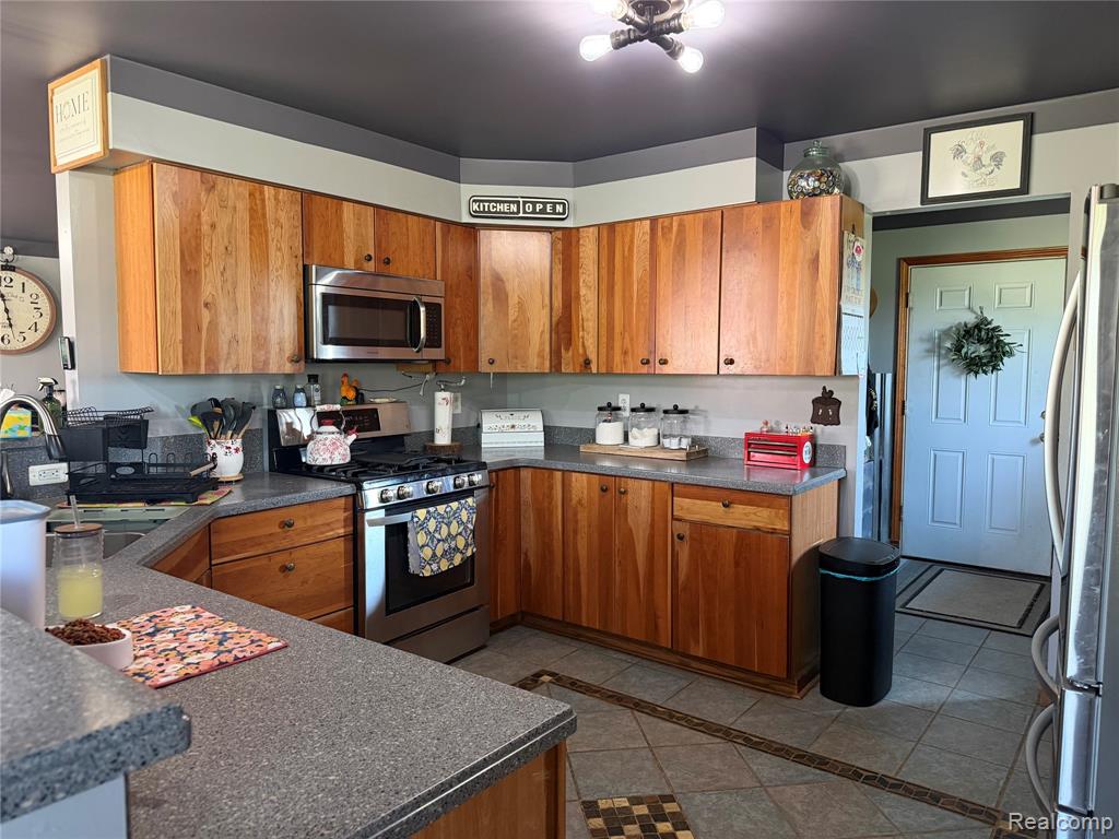 6860 Grand River Road, Bancroft, MI 48414 — Photo 7