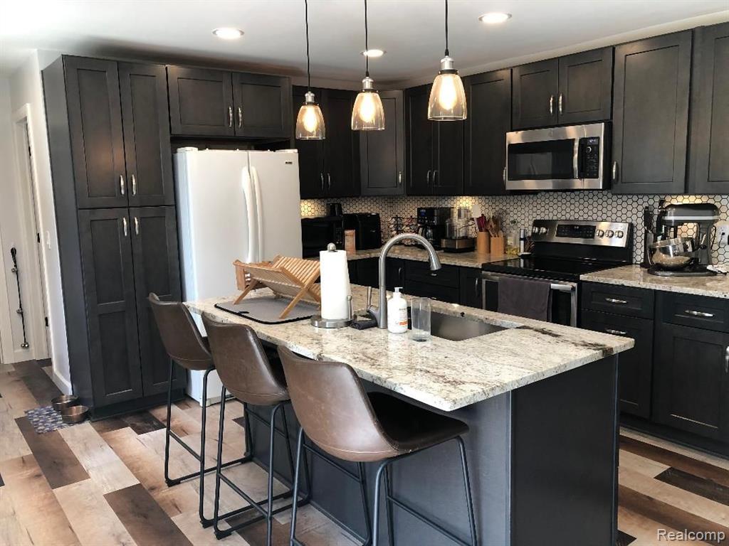 8135 KENWICK Drive, White Lake, MI — Photo 4