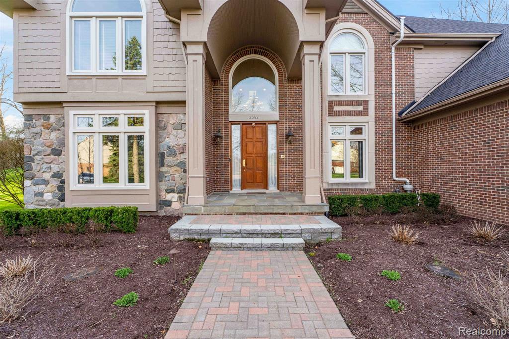 2562 Sequoia Court, Bloomfield, MI 48304 — Photo 4