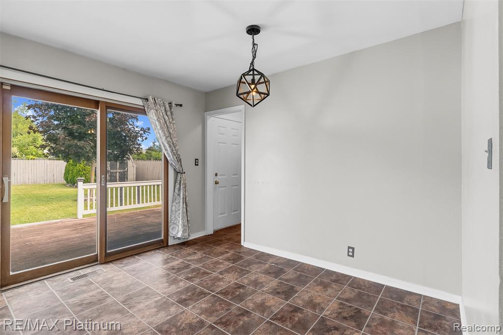 5354 Don Shenk Drive, Swartz Creek, MI 48473 — Photo 12