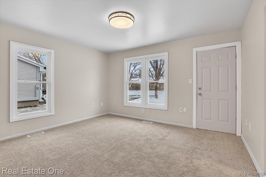 3267 Mills Acres Street, Flint, MI 48506 — Photo 7