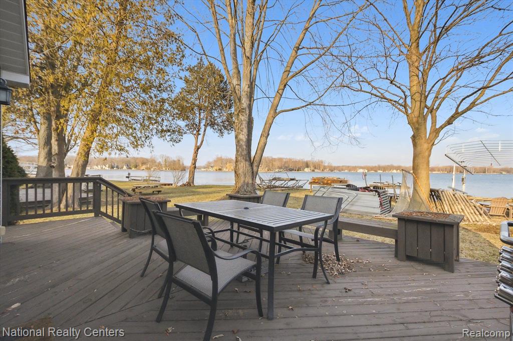 4807 DOWNING Drive, Pinckney, MI 48169 — Photo 32
