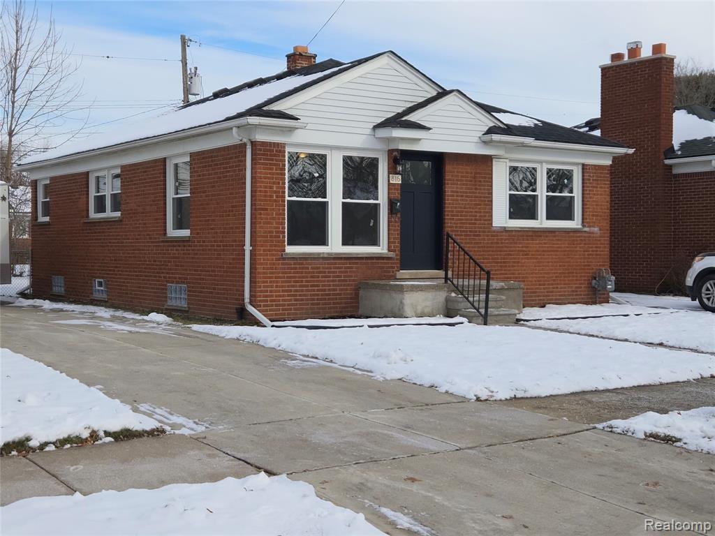816 London Avenue, Lincoln Park, MI 48146 — front exterior