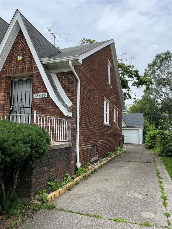 18685 Strasburg Street, Detroit, MI 48205 — Photo 3