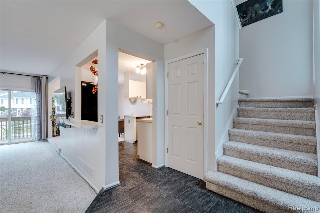 834 Natures Cove Court, Wixom, MI — Photo 12