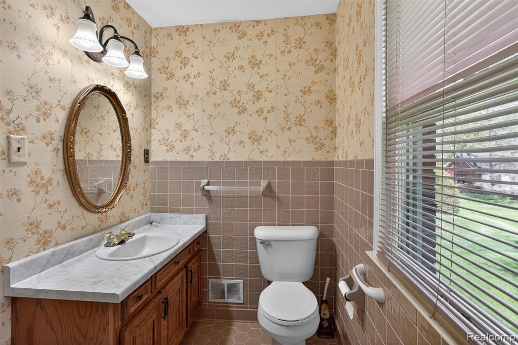 15623 Millar Road, Clinton Twp, MI 48036 — Photo 37