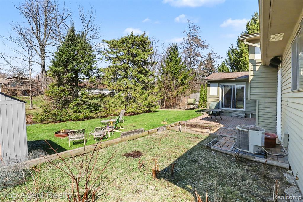 1010 Pelham Boulevard, Waterford, MI 48328 — Photo 25