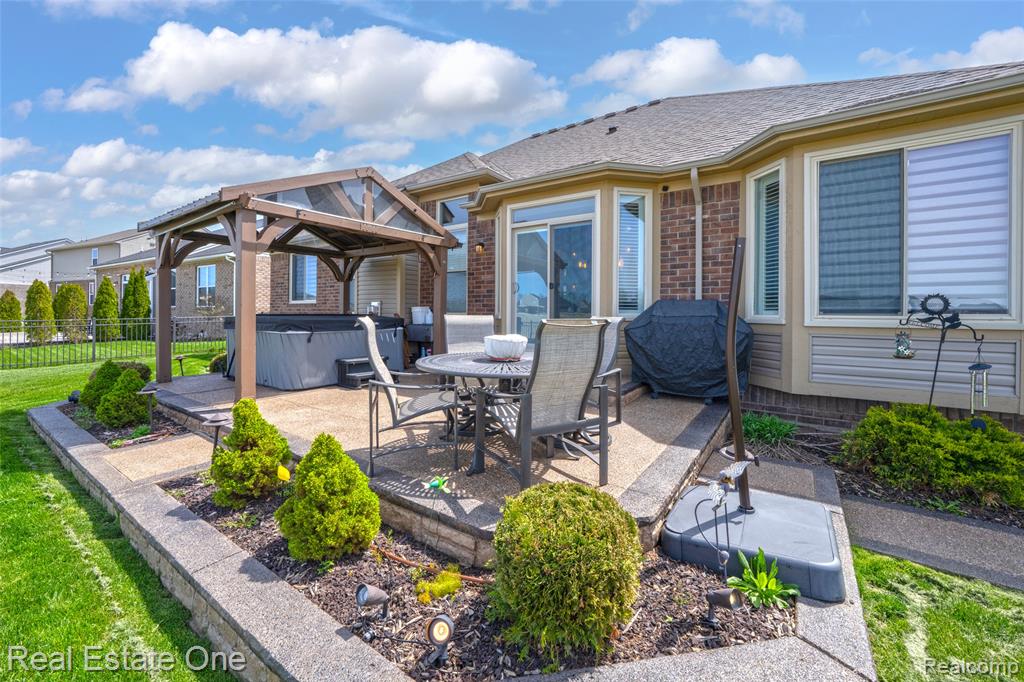 17481 Tiger Drive, Macomb, MI 48042 — Photo 38