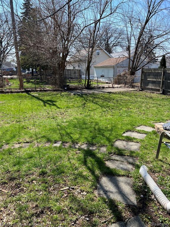 729 Cleophus Parkway, Lincoln Park, MI 48146 — Photo 5
