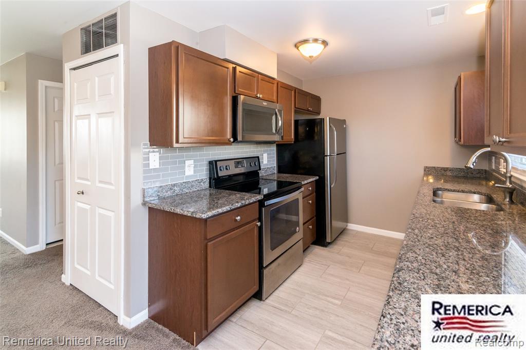 1762 Campau Farms Circle, Detroit, MI 48207 — Photo 32