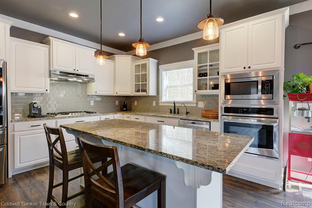 5515 BRILLIANT Circle, Howell, MI 48855 — Photo 5