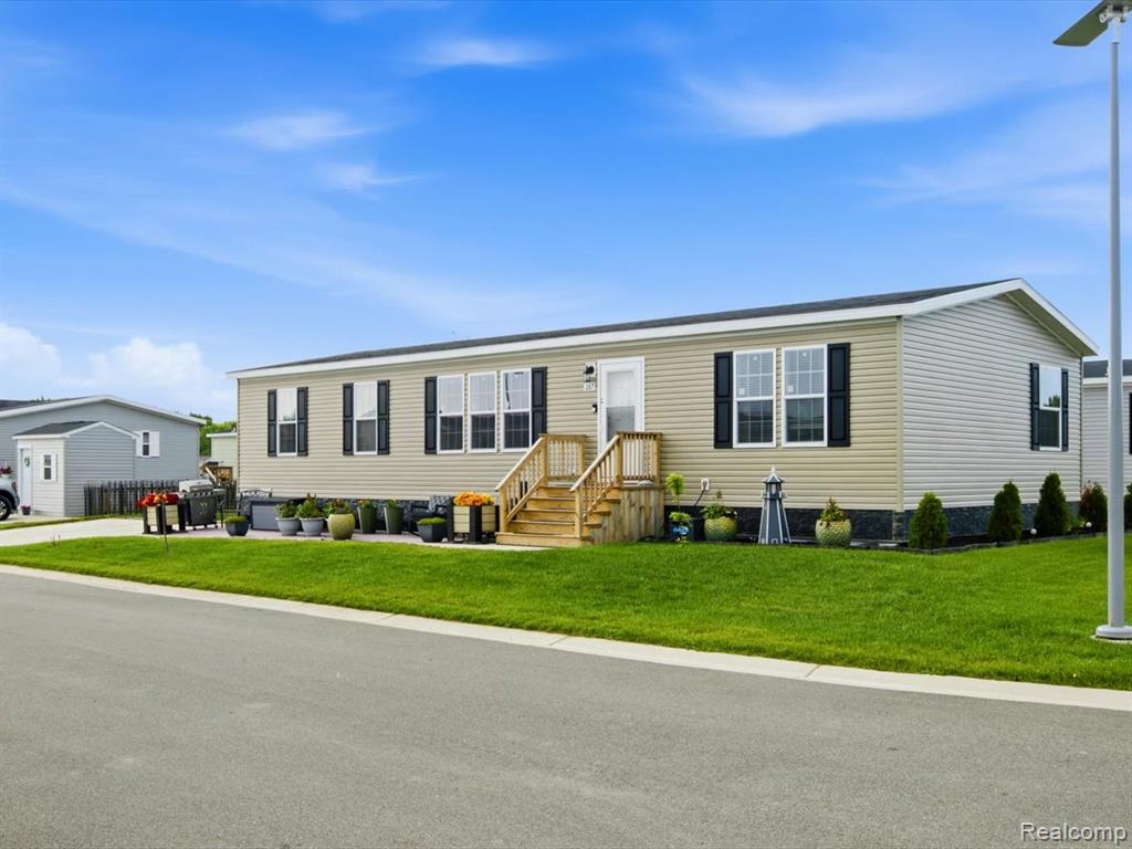 287 Rosebud Court, Port Huron, MI 48060