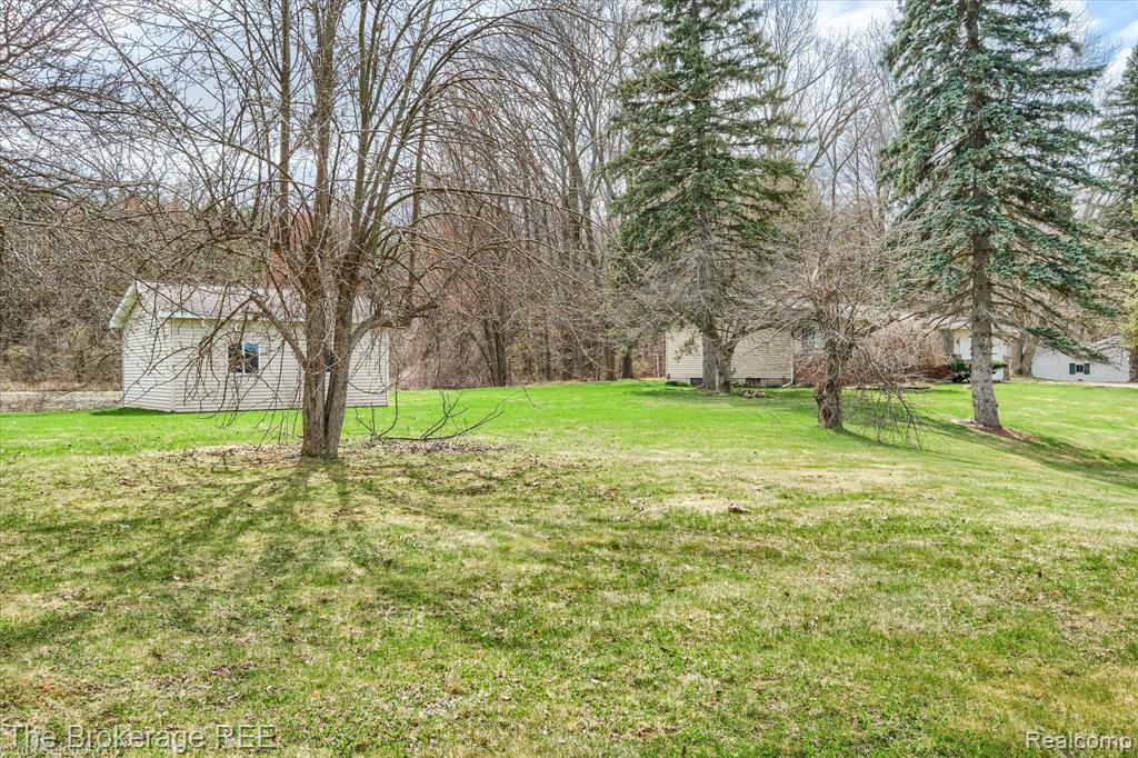 9370 Vienna Road, Otisville, MI 48463 — Photo 30