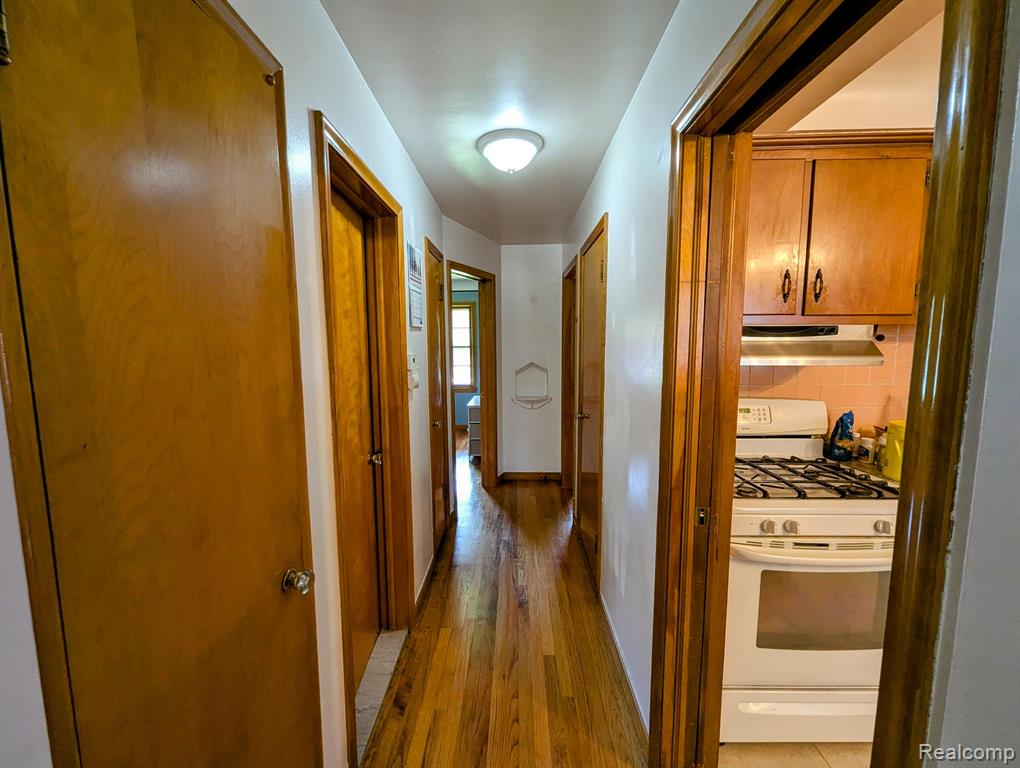 8242 Racine Road, Warren, MI 48093 — Photo 7