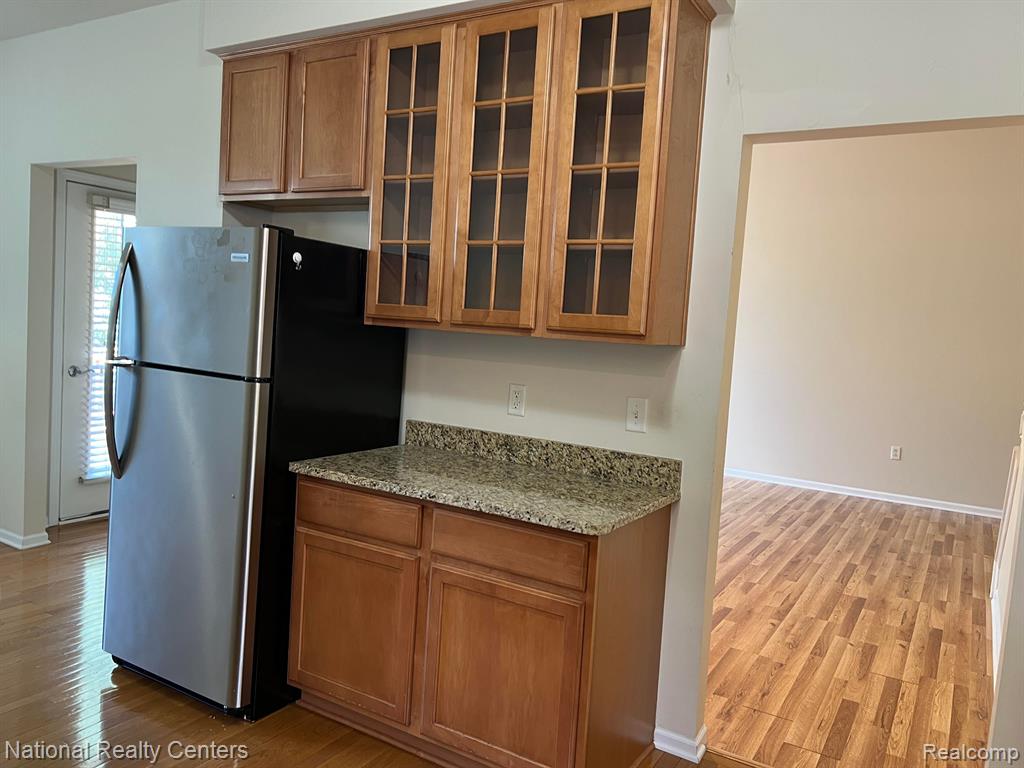 41876 YEATS Drive, Novi, MI — Photo 11