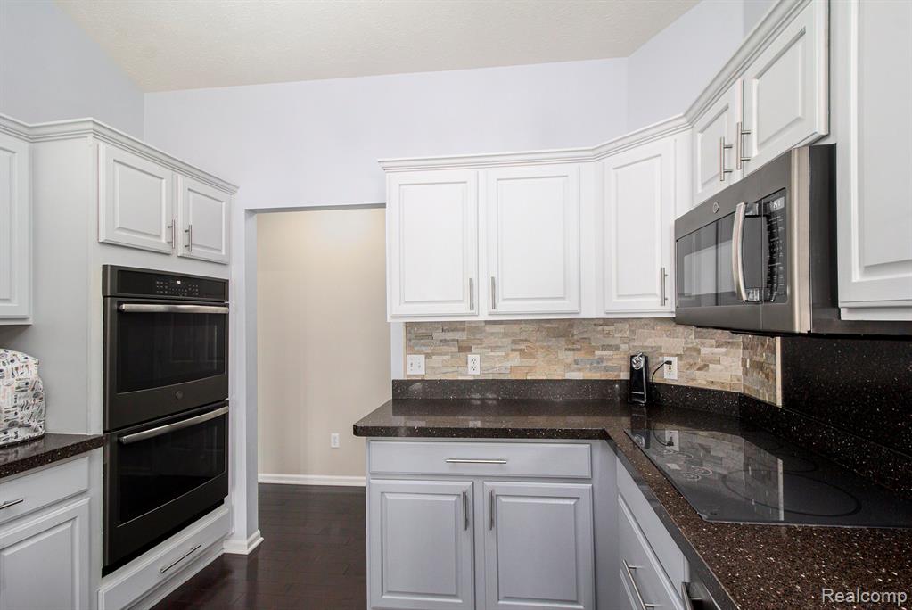 703 N Hughes Road, Howell, MI 48843 — Photo 10