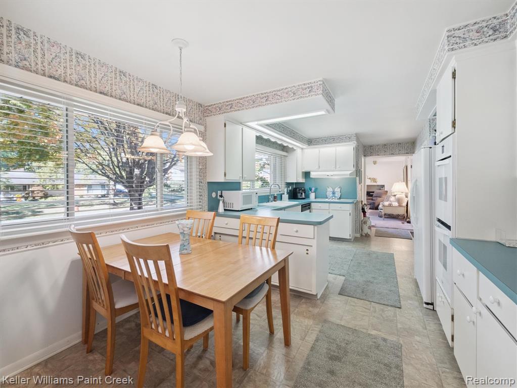 952 Dursley Road, Bloomfield Hills, MI 48304 — Photo 25