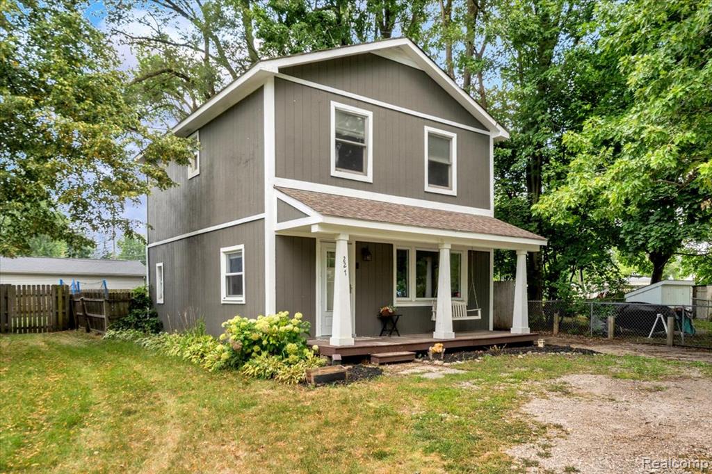 227 Schick Drive, Lake Orion, MI 48362