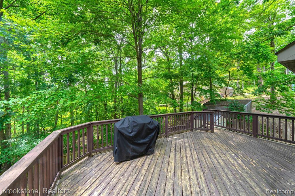 921 OLD HICKORY LANE Lane, Lake Orion, MI 48362 — Photo 12