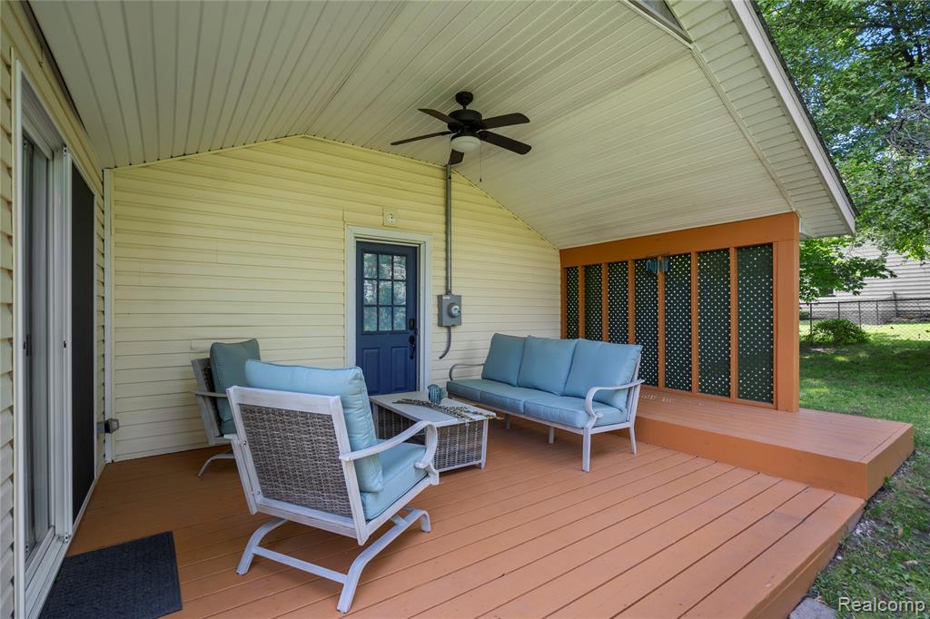 6226 Rowley Boulevard, Waterford, MI 48329 — Photo 15