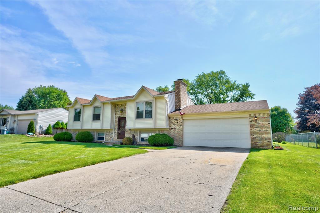 6059 Stockbridge Commons Trail, Grand Blanc, MI 48439 — Photo 48