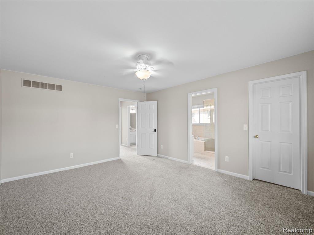 51031 HOOK Drive, Macomb, MI 48042 — Photo 35