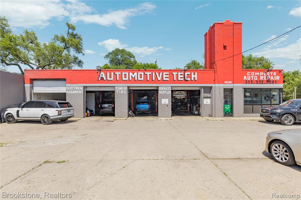 10200 Whittier Street, Detroit, MI 48224