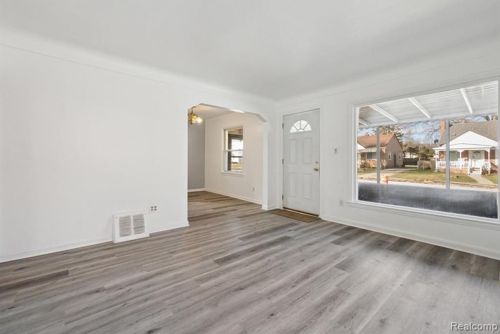 7676 DOLPHIN, Redford, MI 48239 — Photo 8