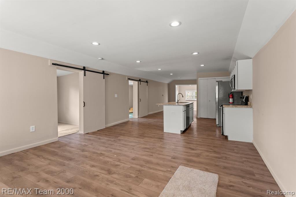 47461 VANKER Avenue, Shelby Twp, MI 48317 — Photo 8