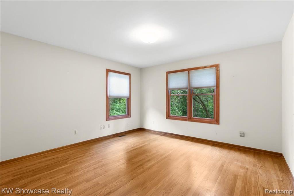 625 CUMBERLAND Trail, Milford, MI 48381 — Photo 20