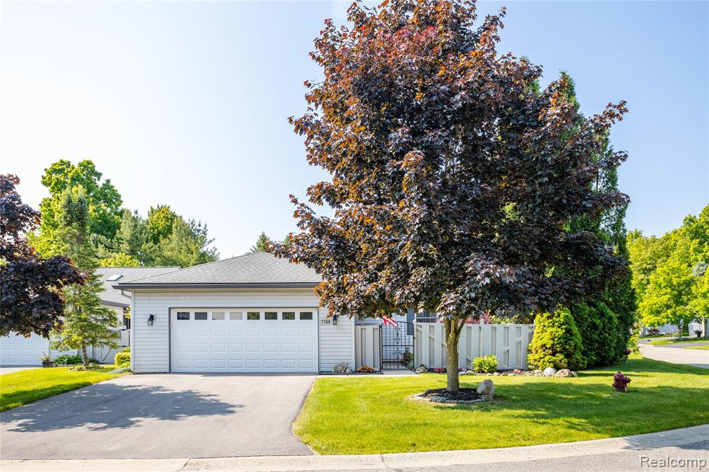 7566 Radcliffe, Brighton, MI 48114 — Photo 2