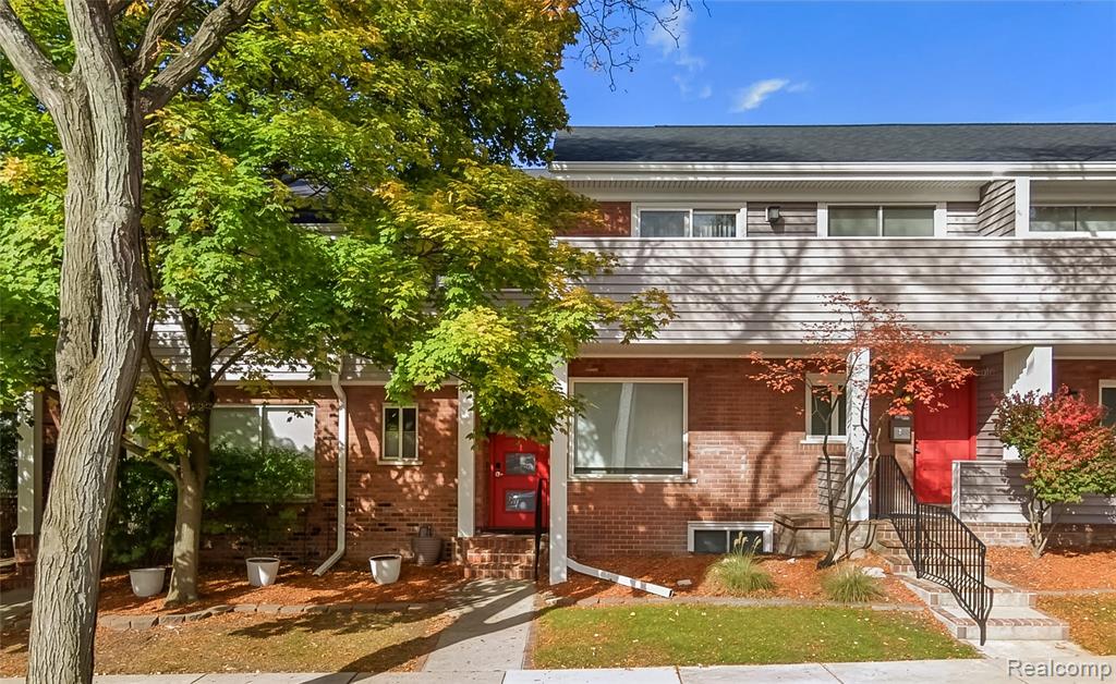 586 W Merrill Street, Birmingham, MI 48009 — front exterior