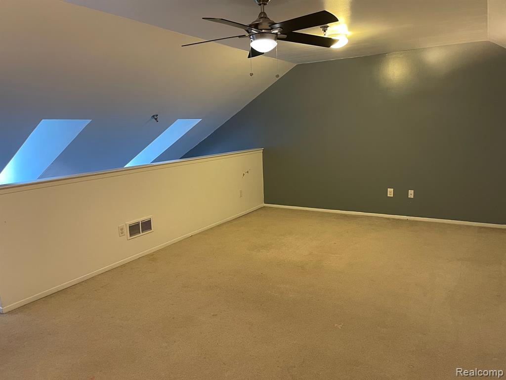 23318 GRAYSON Drive, Southfield, MI 48075 — Photo 11
