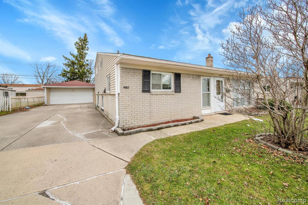 4667 E 13 MILE Road, Warren, MI 48092 — Photo 4