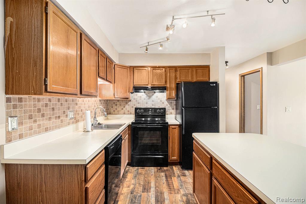 45216 Churchill Drive, 8, Macomb, MI 48044 — Photo 6