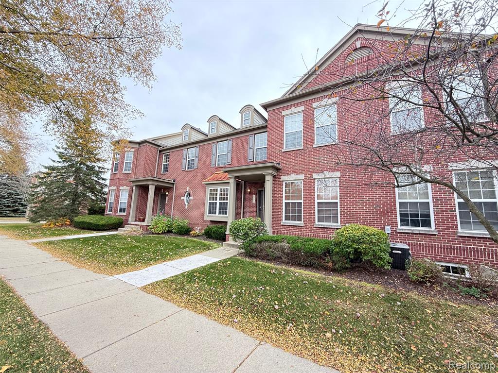 49677 COURTYARD Lane, Canton, MI 48188 — Photo 2