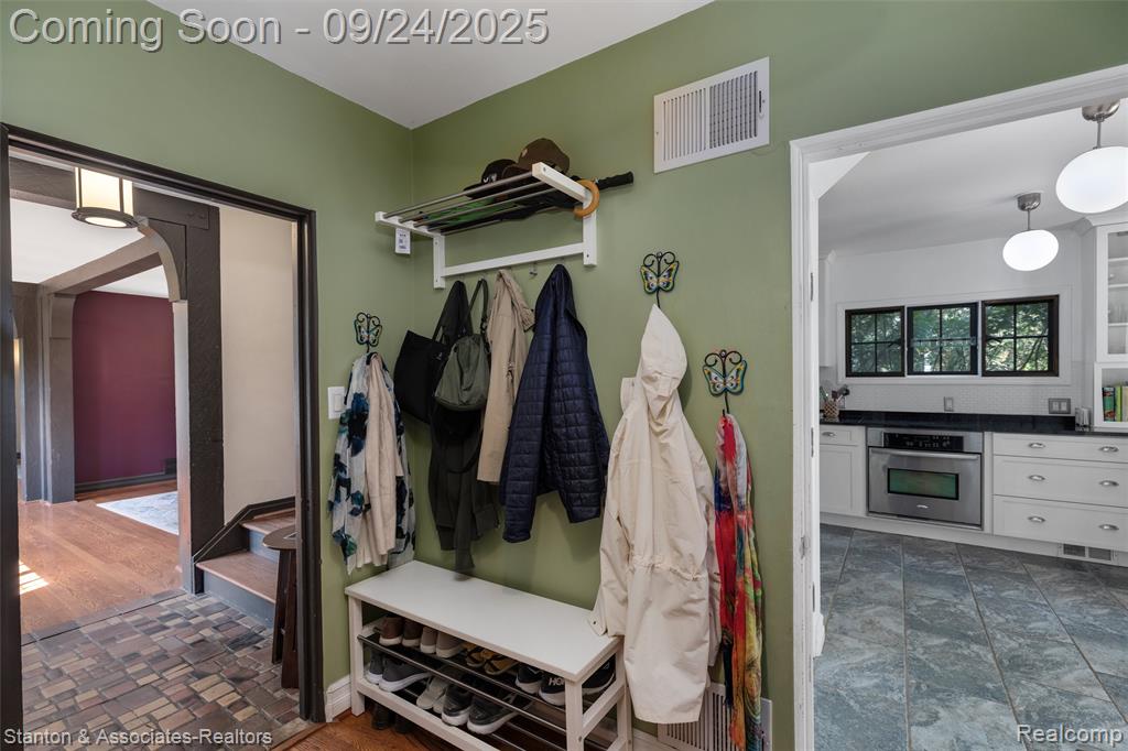 636 Waddington Street, Bloomfield Hills, MI 48301 — Photo 46