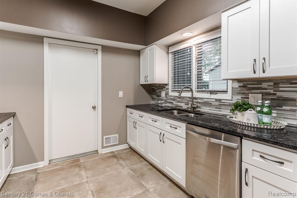 683 DEER Street, Plymouth, MI 48170 — Photo 16