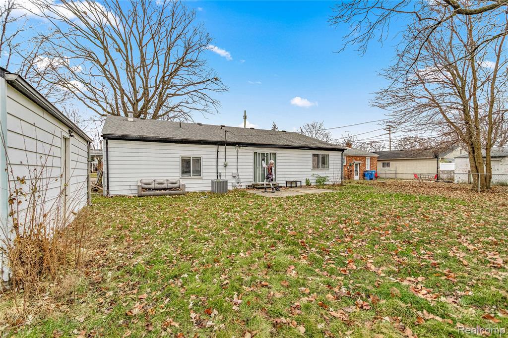 6429 N Beech Daly Road, Dearborn Heights, MI 48127 — Photo 30