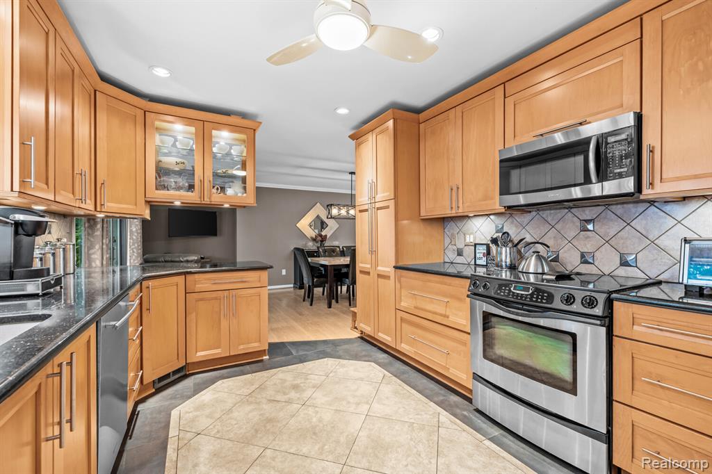 4178 Chevron Drive, Highland, MI 48356 — Photo 15