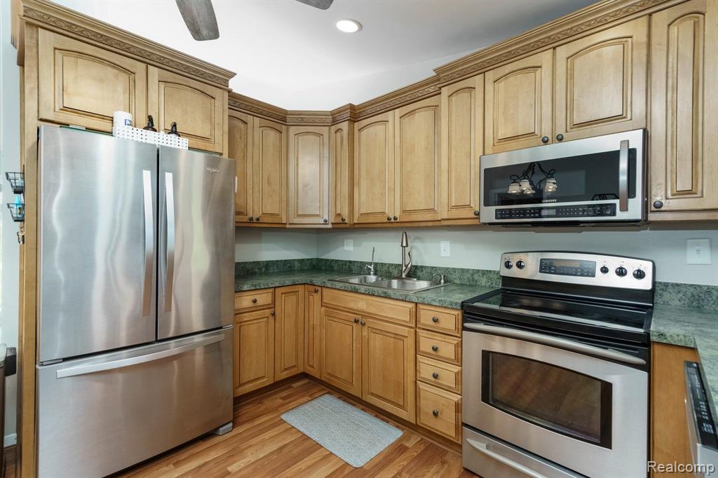 779 JOYCEIL Drive, Waterford, MI 48328 — Photo 19