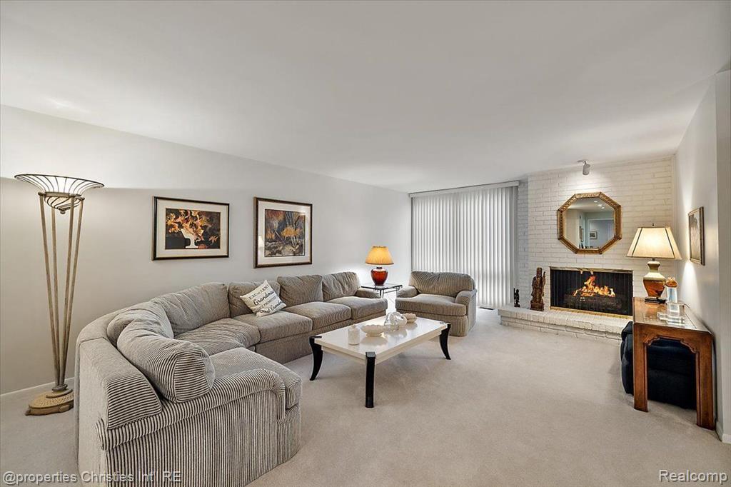 7036 Bridge Way, West Bloomfield, MI — Photo 8
