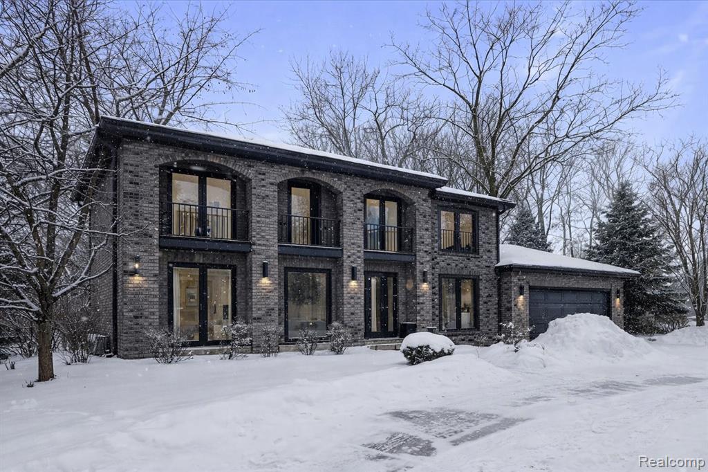 6018 Glen Eagles Drive, West Bloomfield, MI 48323 — front exterior