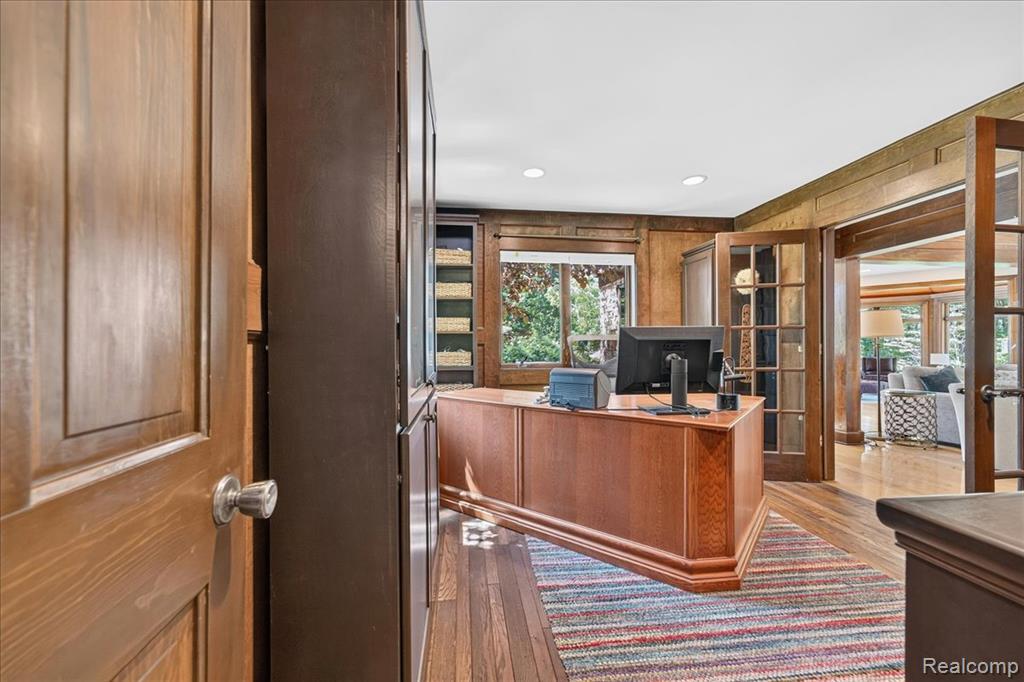 29498 E River Road, Grosse Ile, MI 48138 — Photo 27