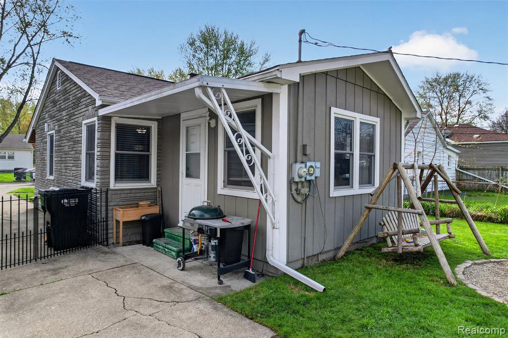 27709 Dartmouth Street, Madison Heights, MI 48071 — Photo 15