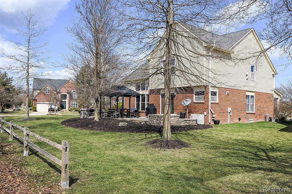 50233 Venice Court, Northville, MI — Photo 54