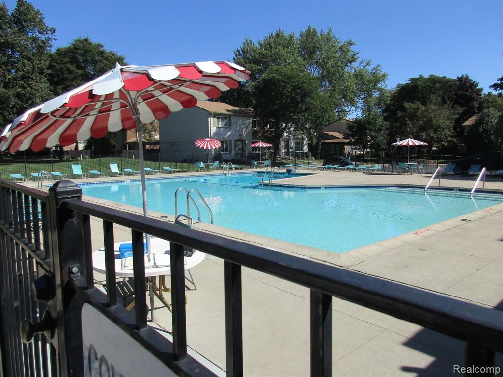 1814 WICKHAM Street, Royal Oak, MI 48073 — Photo 38