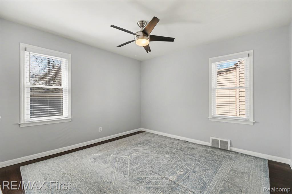 560 E Oakridge Street, Ferndale, MI 48220 — Photo 20