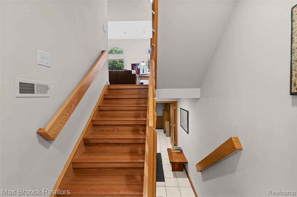 6452 Aspen Ridge Boulevard, West Bloomfield, MI — Photo 3